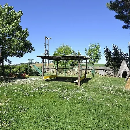 Appartamento Sleeps 4 Pool Wifi